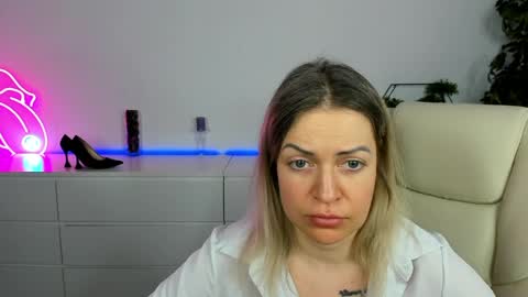 anna_snow9 online show from March 16, 2026, 8:29 am