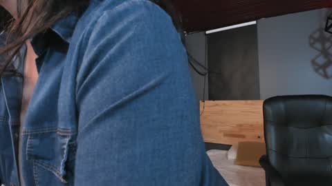 Anna online show from January 12, 2025, 3:28 am