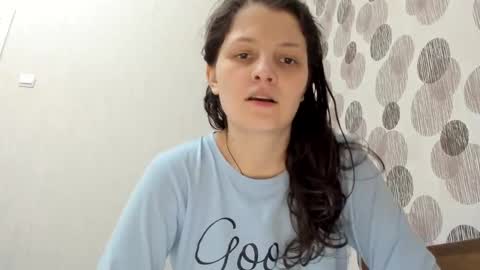 annaahcharm online show from January 8, 2025, 12:37 pm