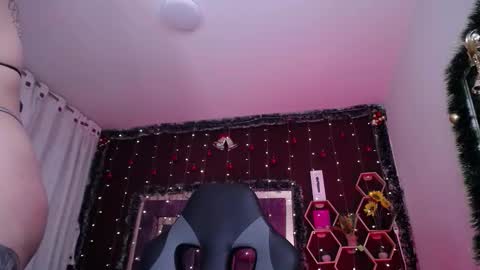 Anna online show from December 19, 2025, 2:07 am