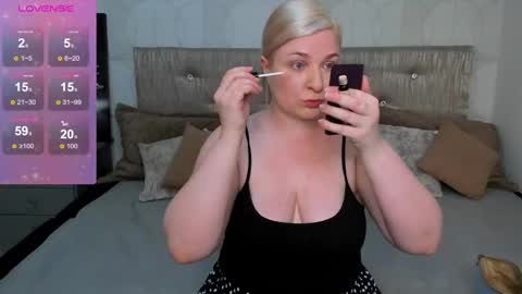 Snapshot of annacherri chatting on February 10, 2025, 2:08 am AnnaCherri online show from February 10, 2025, 2:08 am