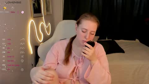 Snapshot of annagrees1 chatting on February 20, 2026, 6:26 am annagrees1 online show from February 20, 2026, 6:26 am