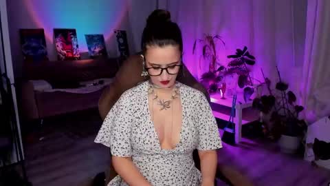 annalluring online show from February 8, 2025, 5:50 pm