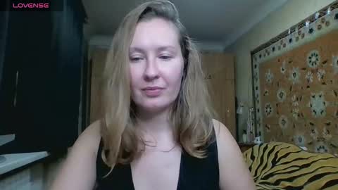 AnnaXLovers online show from October 28, 2025, 3:47 pm