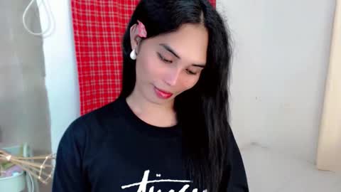 SWEET ANNE online show from November 18, 2025, 9:41 pm