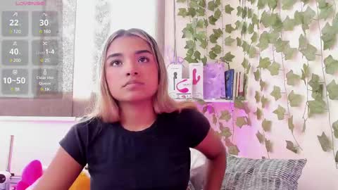 Snapshot of annebull_ chatting on January 20, 2025, 7:46 pm Anne online show from January 20, 2025, 7:46 pm