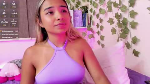 Snapshot of annebull_ chatting on January 23, 2025, 2:55 am Anne online show from January 23, 2025, 2:55 am