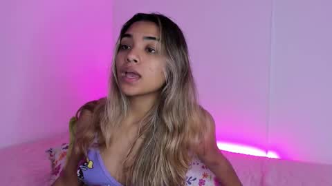 Snapshot of annebull_ chatting on September 22, 2025, 9:22 am Anne online show from September 22, 2025, 9:22 am