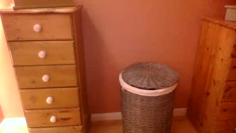 annecharlie online show from September 15, 2025, 6:35 am