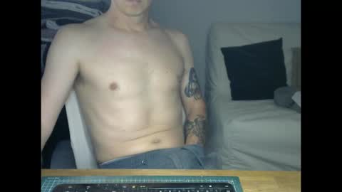 annecylake online show from October 6, 2025, 9:29 am