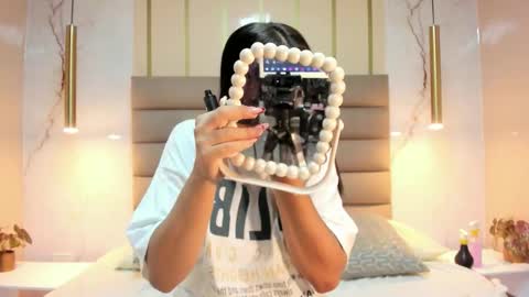 Anne online show from October 7, 2025, 3:04 am