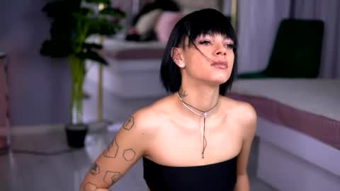 Anne online show from December 16, 2025, 4:39 am