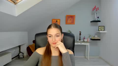 annewilsonn online show from November 6, 2025, 11:55 am