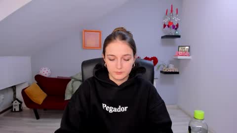 annewilsonn online show from February 12, 2026, 2:12 pm