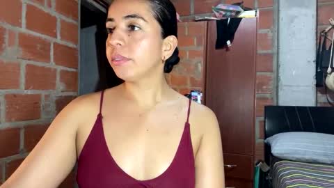 Snapshot of anngela01 chatting on September 22, 2025, 9:39 pm anngela online show from September 22, 2025, 9:39 pm