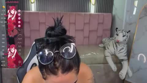 Snapshot of anni_acker_b chatting on January 5, 2026, 5:27 pm Anni acker b online show from January 5, 2026, 5:27 pm