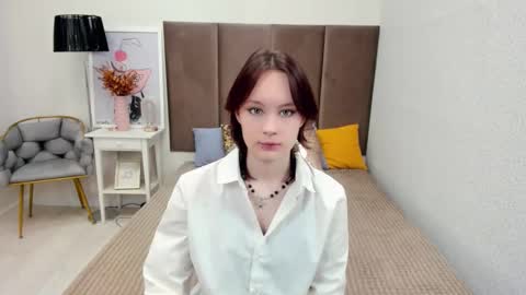 Anni online show from November 27, 2025, 9:44 am