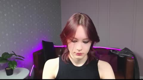 Anni online show from December 19, 2025, 8:32 am