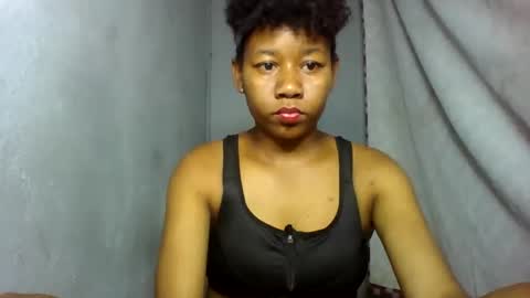 Snapshot of annick98 chatting on February 6, 2026, 7:39 pm annick98 online show from February 6, 2026, 7:39 pm