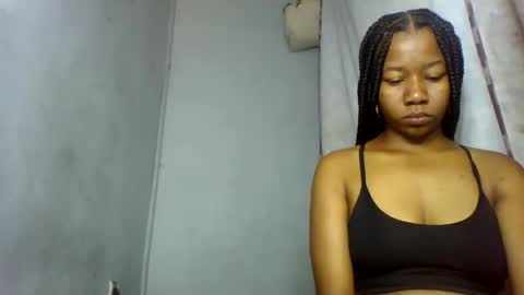 Snapshot of annick98 chatting on February 18, 2026, 8:32 am annick98 online show from February 18, 2026, 8:32 am