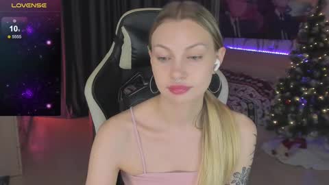 Annie online show from February 26, 2025, 7:38 pm