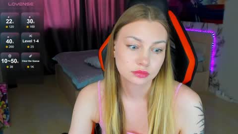 Snapshot of annie69kiss chatting on May 15, 2026, 10:11 am Annie online show from May 15, 2026, 10:11 am