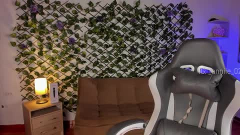 annie_barozzi online show from January 17, 2025, 1:56 pm