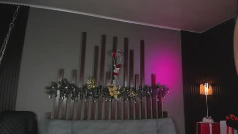 annie_barozzi online show from December 5, 2025, 1:31 pm