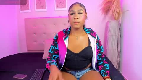 annie_dolce_ online show from June 9, 2026, 12:17 pm