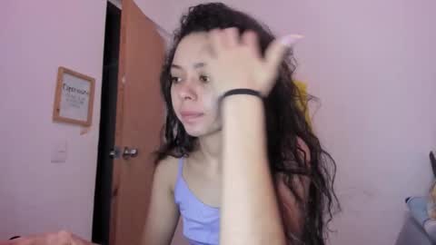 annie_rosse1017 online show from March 14, 2026, 5:35 am