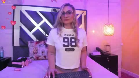 annie_vega17 online show from February 8, 2026, 3:15 pm