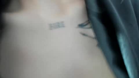 Snapshot of annieandleandro chatting on January 6, 2026, 8:12 pm Annie And Leandro online show from January 6, 2026, 8:12 pm