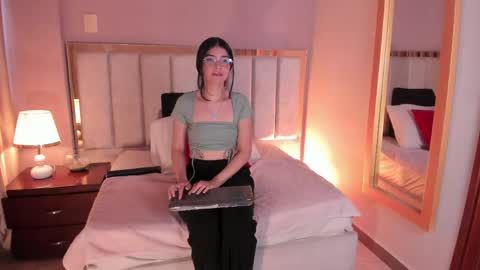 Annie Bluee online show from May 29, 2026, 12:36 pm