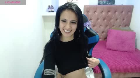 Snapshot of anniee_x chatting on January 4, 2025, 11:43 am Anniee online show from January 4, 2025, 11:43 am