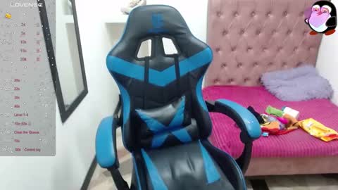 Snapshot of anniee_x chatting on January 23, 2025, 12:09 pm Anniee online show from January 23, 2025, 12:09 pm