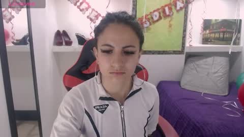 Snapshot of anniee_x chatting on February 21, 2025, 11:55 am Anniee online show from February 21, 2025, 11:55 am
