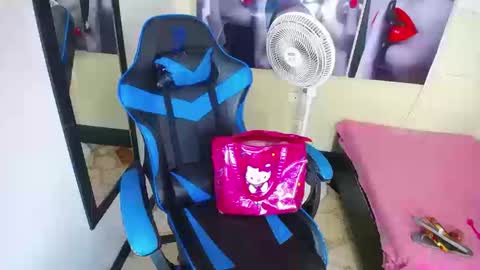 Snapshot of anniee_x chatting on September 9, 2025, 2:05 pm Anniee online show from September 9, 2025, 2:05 pm