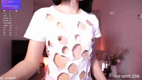 Snapshot of anniehillofficial_ chatting on January 22, 2025, 1:20 am anniehillofficial_ online show from January 22, 2025, 1:20 am