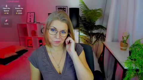 Annie online show from January 16, 2026, 5:55 am