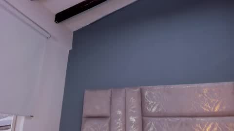 Annie online show from October 12, 2025, 11:42 am