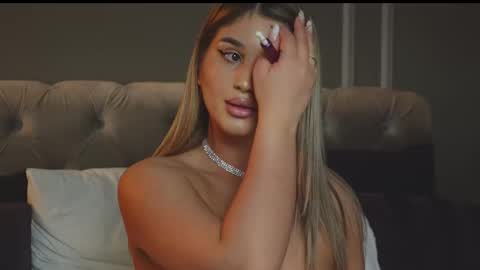 AnnieStyles online show from February 23, 2025, 8:06 am