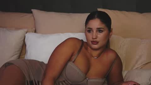 AnnieStyles online show from October 5, 2025, 5:28 am