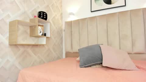 Annie Queen online show from March 18, 2026, 3:09 am