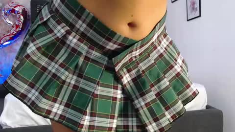 Anniieleonhart online show from February 11, 2025, 10:50 pm