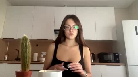 Leila Bruno online show from September 11, 2025, 3:12 pm