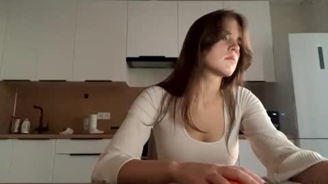 Leila Bruno online show from September 14, 2025, 3:11 pm