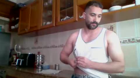 Snapshot of annuler_9 chatting on May 4, 2026, 2:35 pm adrenalinE online show from May 4, 2026, 2:35 pm