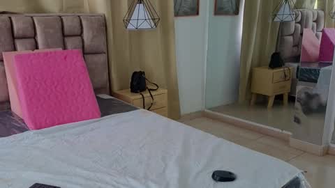 Anny bridge online show from March 21, 2026, 10:02 pm