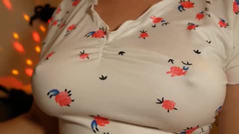 Snapshot of anny_dee chatting on October 24, 2025, 4:20 am Anny online show from October 24, 2025, 4:20 am