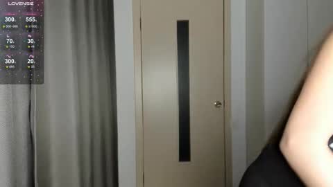 anny_leps online show from November 28, 2025, 12:30 pm